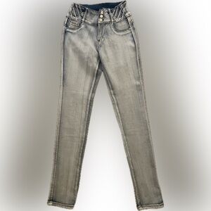 Fashion 2 Love Women’s Jeans
